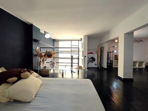 1 bedroom, iron/ironing board, WiFi, bed sheets - City Center Artistic Loft,3 minutes from Thessaloniki’s Waterfront. Pet friendly (Thessaloniki)