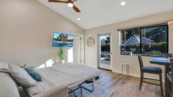 1 bedroom, desk, iron/ironing board, free WiFi