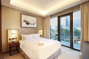 3 bedrooms, iron/ironing board, free WiFi, bed sheets - Live the Dubai Dream | Burj View at Address Opera (Dubai)