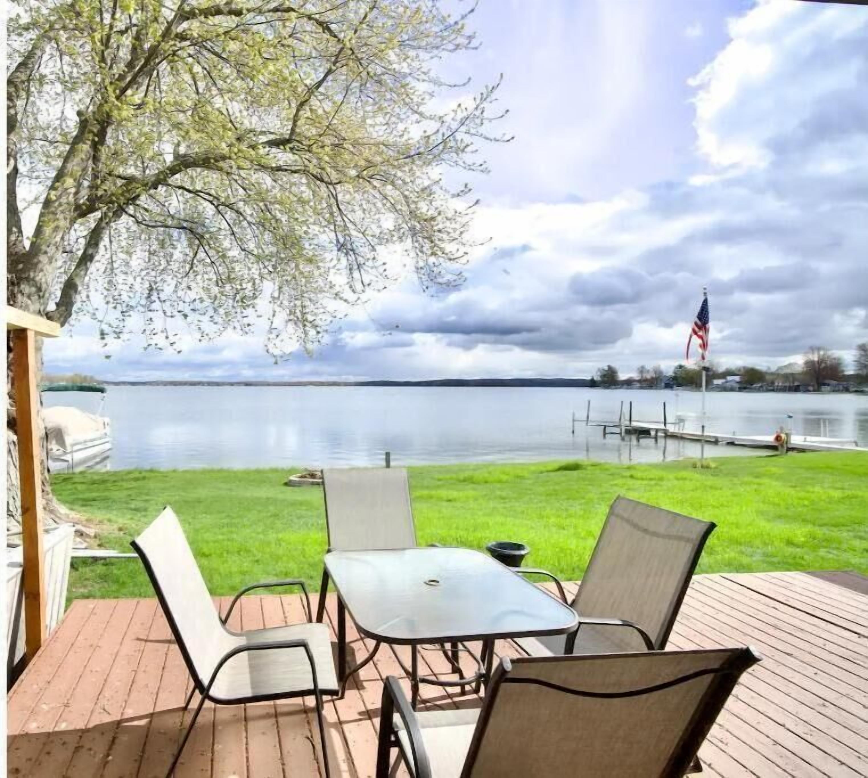 Gun Lake Serenity