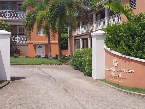 Beautiful island getaway, close proximity to popular beaches and historic site A