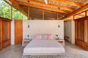 4 bedrooms, desk, iron/ironing board, travel cot