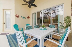 Outdoor dining - Villa in Davenport
 (Davenport)