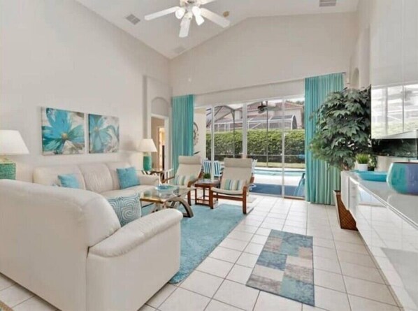 Smart TV, table football - Villa in Davenport
(Davenport)