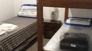 2 habitaciones, escritorio, wifi y ropa de cama 