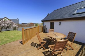 Outdoor dining - Swn y Mor, Aberaeron (Aberaeron)