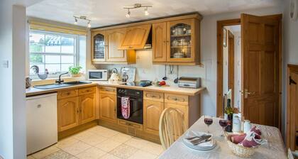 Glanrhyd, Narberth - One Bedroom Cottage, Sleeps 3