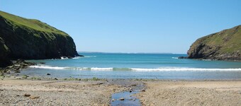 Glanrhyd, Narberth - One Bedroom Cottage, Sleeps 3