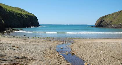 Glanrhyd, Narberth - One Bedroom Cottage, Sleeps 3