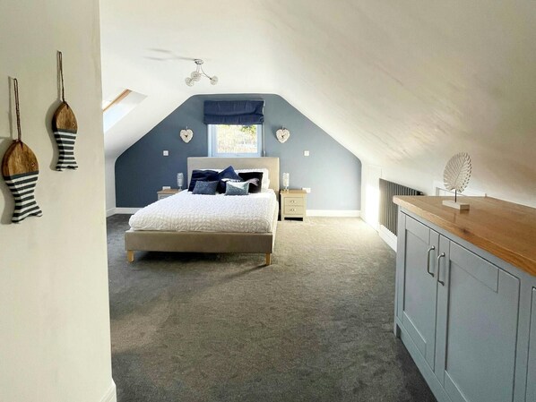 4 bedrooms, travel crib, free WiFi, bed sheets - Stella Maris, Freshwater East (Freshwater East)