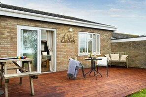Outdoor dining - Safe Haven, Aberporth (Aberporth)