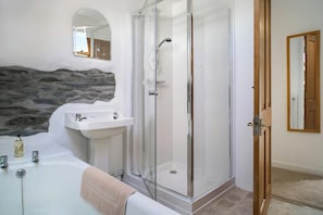 Hair dryer, towels - Garden Cottage, Newcastle Emlyn (Newcastle Emlyn)