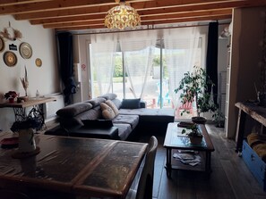 Smart TV, video games, books