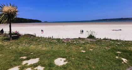 Gîte La Chouette Hermine à Moins de 17 Min. des Plages de Locquirec