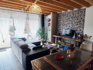 Smart TV, video games, books