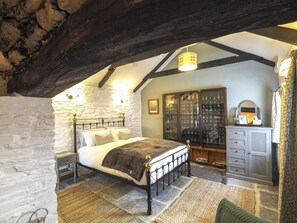 1 quarto, acesso à internet, roupa de cama