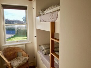 5 多间卧室、免费 WiFi、床单