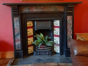 Interior - Uplands, Newport - Four Bedroom Cottage, Sleeps 9 (Newport)