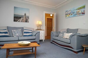 Smart TV - No. 1 Cliffside, New Quay (New Quay)