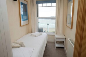 4 bedrooms, free WiFi, bed sheets