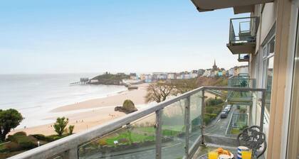 Puffins Nest, Tenby - Two Bedroom Cottage, Sleeps 4