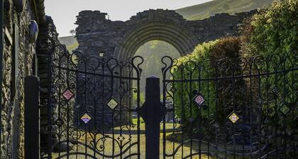 Ty Cellin, Tregaron - Two Bedroom Cottage, Sleeps 4