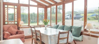 Min y Mor, Newport - Five Bedroom Cottage, Sleeps 10