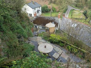 تناول الطعام بالخارج