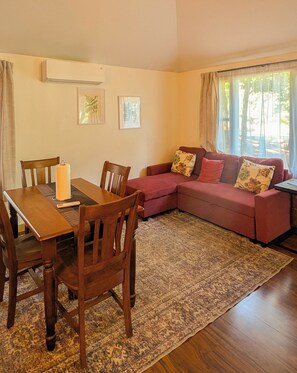 舒适小屋, 2 间卧室, 厨房 | 起居区 | 平板电视