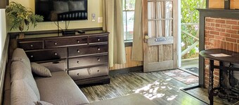 Hinckleys Dreamwood Cottages