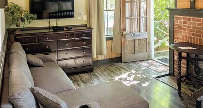 Hinckleys Dreamwood Cottages