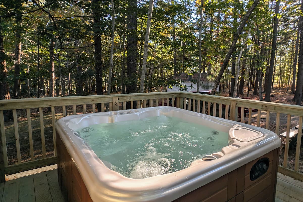 Luxury Cabin with Kitchen & Hot Tub | Terrace/patio