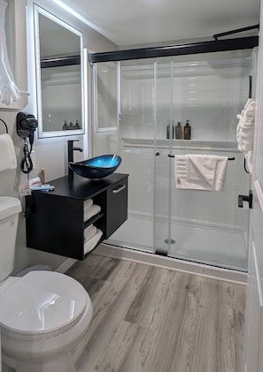 Cabaña, 1 habitación, cocina (Pets Not Allowed) | Baño