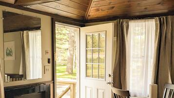 Cabin with Kitchenette (Studio), Pets Allowed | Terrace/patio
