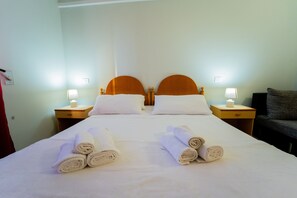 2 bedrooms, WiFi - Vacation home Anemone by Angelo's Holiday Homes (Otranto)