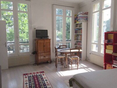 Excellent location near Notre Dame cathedral and Seine river, amazing view