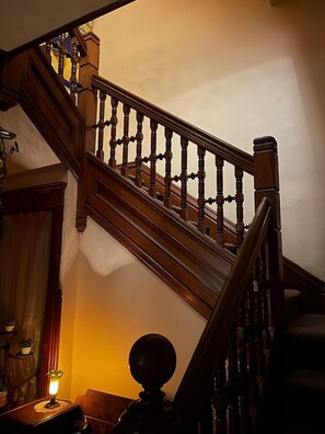 TV - Garden House Bed and Breakfast (Hannibal)