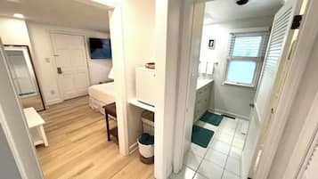 1 slaapkamer, een strijkplank/strijkijzer, gratis wifi, beddengoed
