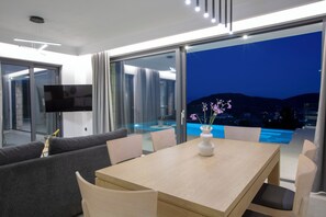 Luxury-Villa | Esszimmer