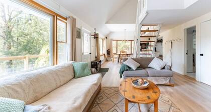 Serene Private Mountain Retreat, Hot Tub for 6, Firepit, Stunning Views and more