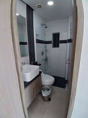 Suite | Bathroom - 302 Moderno Aparta-Suite en Versalles Tipo Loft - Cali Tower Suites & Lofts (Cali)