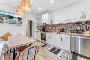 Shared kitchen - The Don Club (Ottawa)
