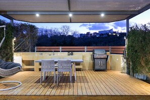 Outdoor dining - Glaros Twin, Flats w. Private Garden near Beach
(Daratsos)