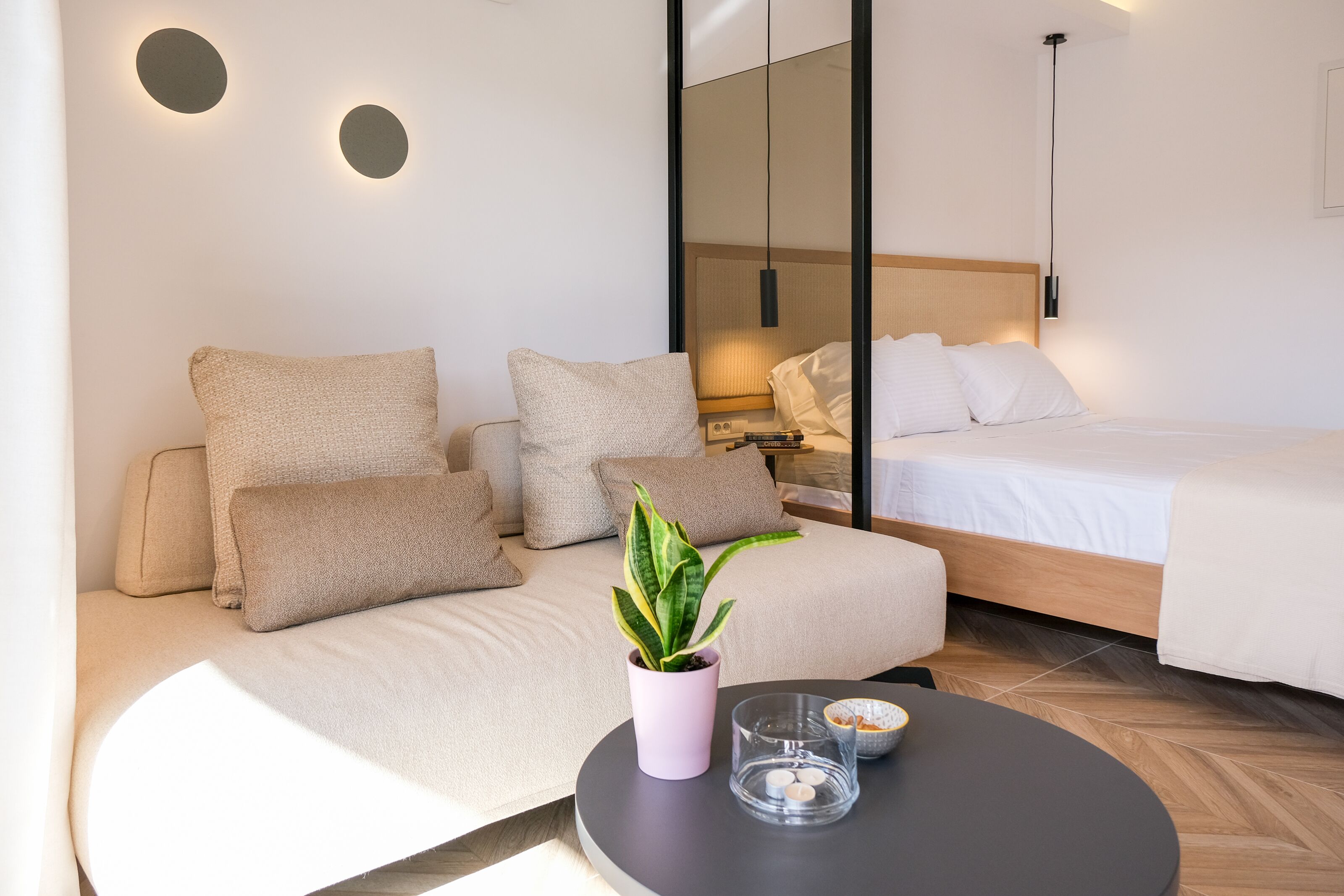 2 Schlafzimmer, Zimmersafe, Schreibtisch, Bügeleisen/Bügelbrett