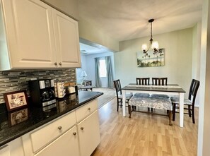 Dining - The Teal Turtle (Seminole)