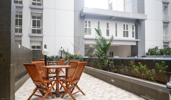 Exterior - Vibrant Modern Studio Room At Bale Hinggil Apartment (Surabaya)