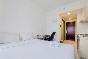 Free WiFi - Great Choice And Homey Studio Room Sky House Bsd Apartment (Pagedangan)