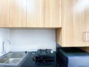 Studio | Private kitchen - Cozy And Simply Studio Transpark Juanda Bekasi Timur Apartment (Bekasi)