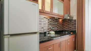 Apartment | Private kitchen | Fridge, stovetop, electric kettle, rice cooker