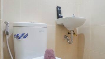 Estudio | Baño | Ducha, toallas, jabón y champú